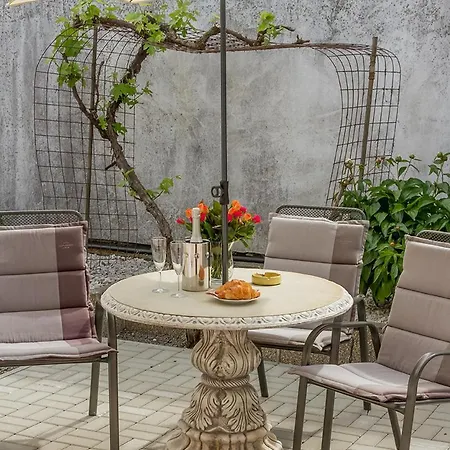 Апартаменты Tereza & Free Parking