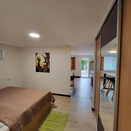 Tereza & Free Parking Братислава