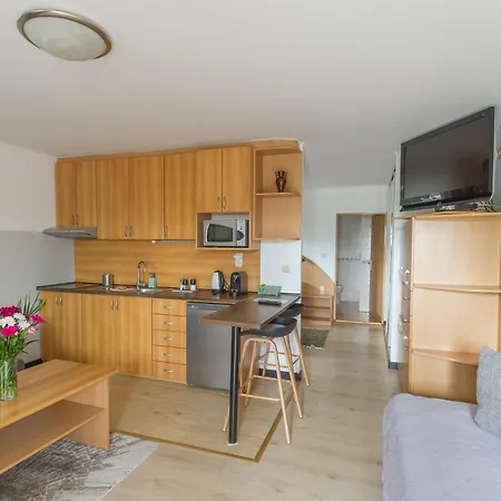 Tereza & Free Parking Братислава