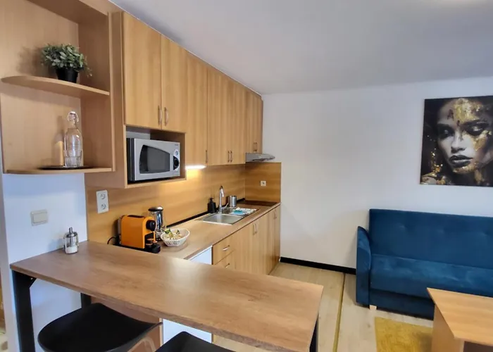 Tereza & Free Parking *