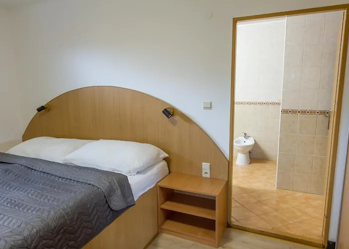 Tereza & Free Parking